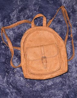 (Category: ) located in . Submitted by mirzstore (Listing ID 1281208494, Image 1). Description: .