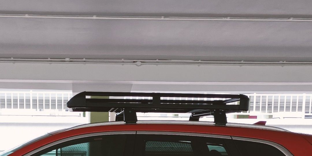Used thule hot sale cargo carrier