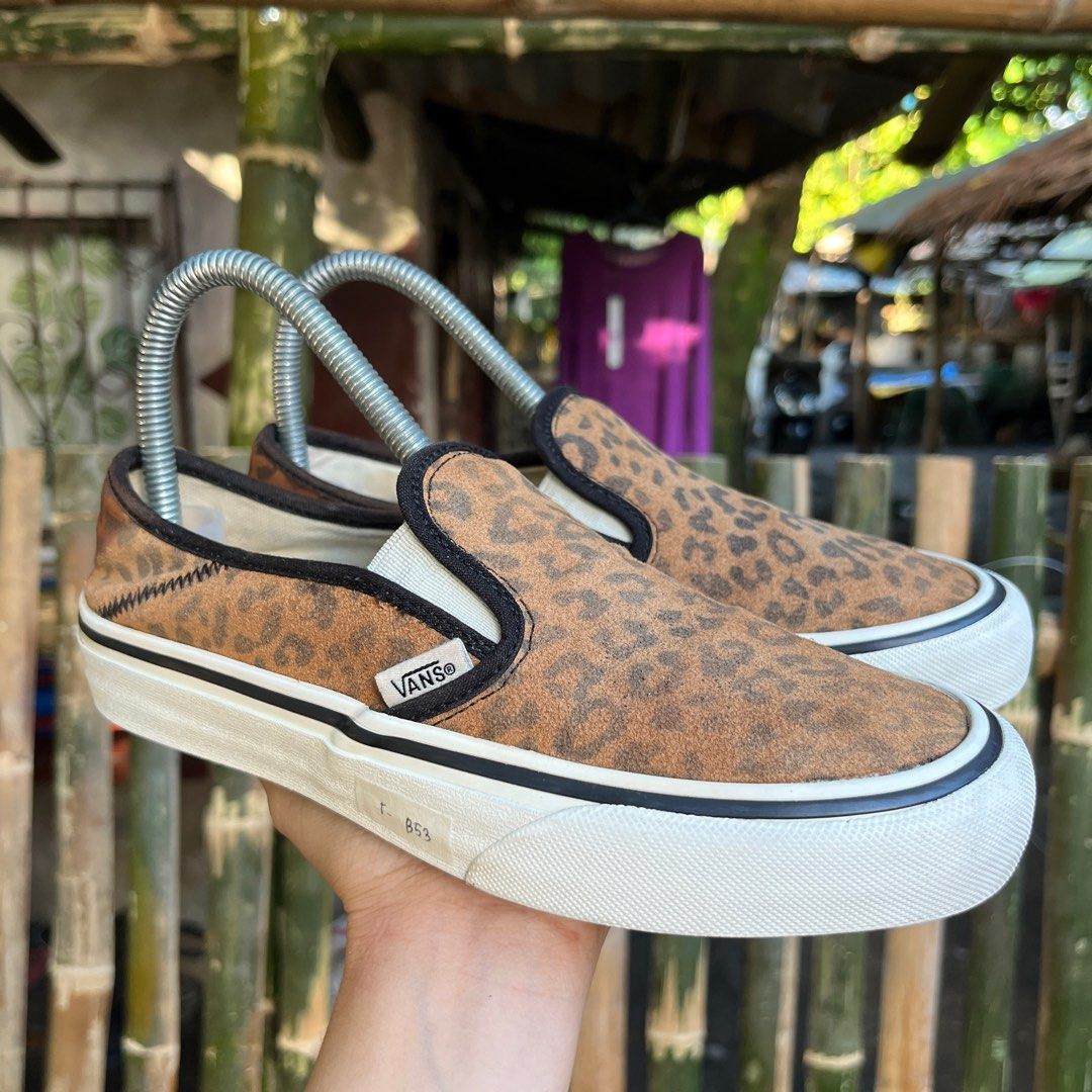 VANS SLIP ON SF LEOPARD