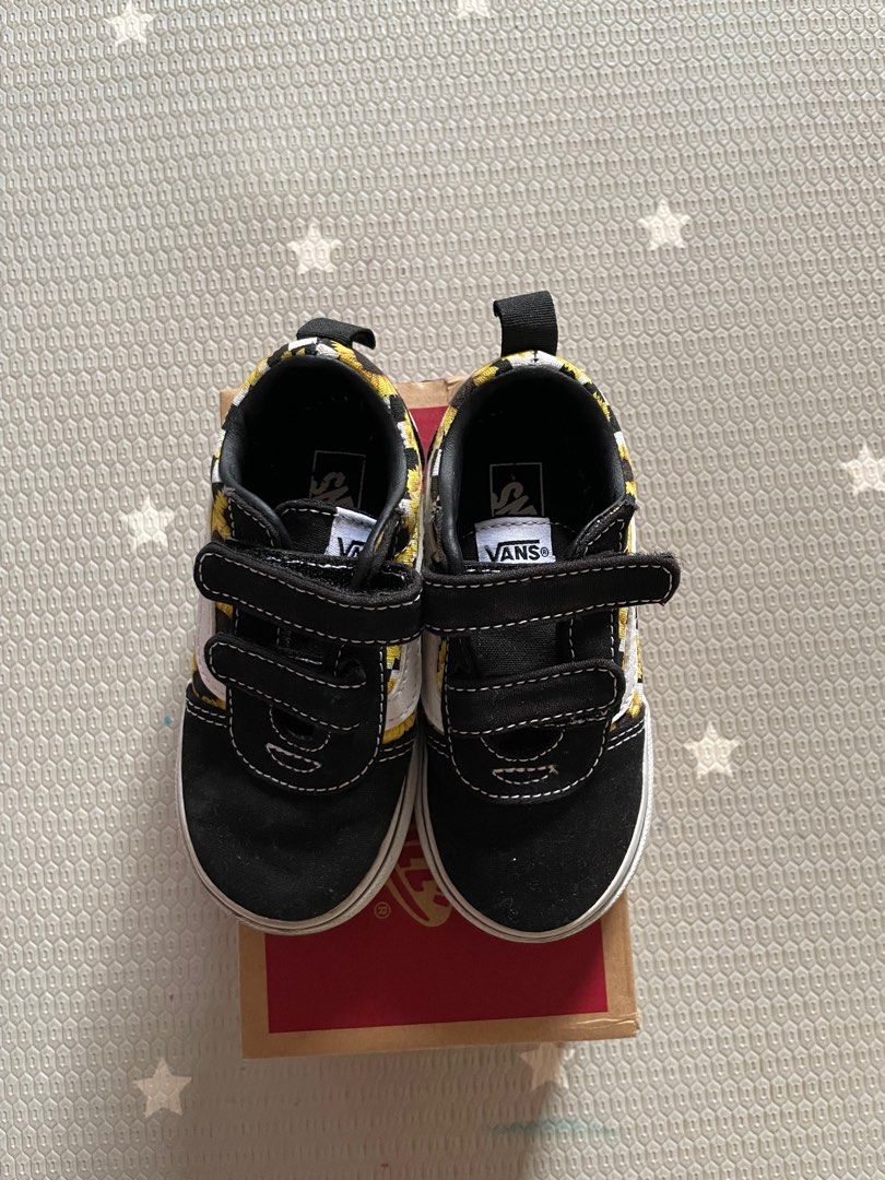 Vans store checkered sunflower