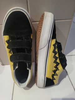 Buy used clearance vans shoes