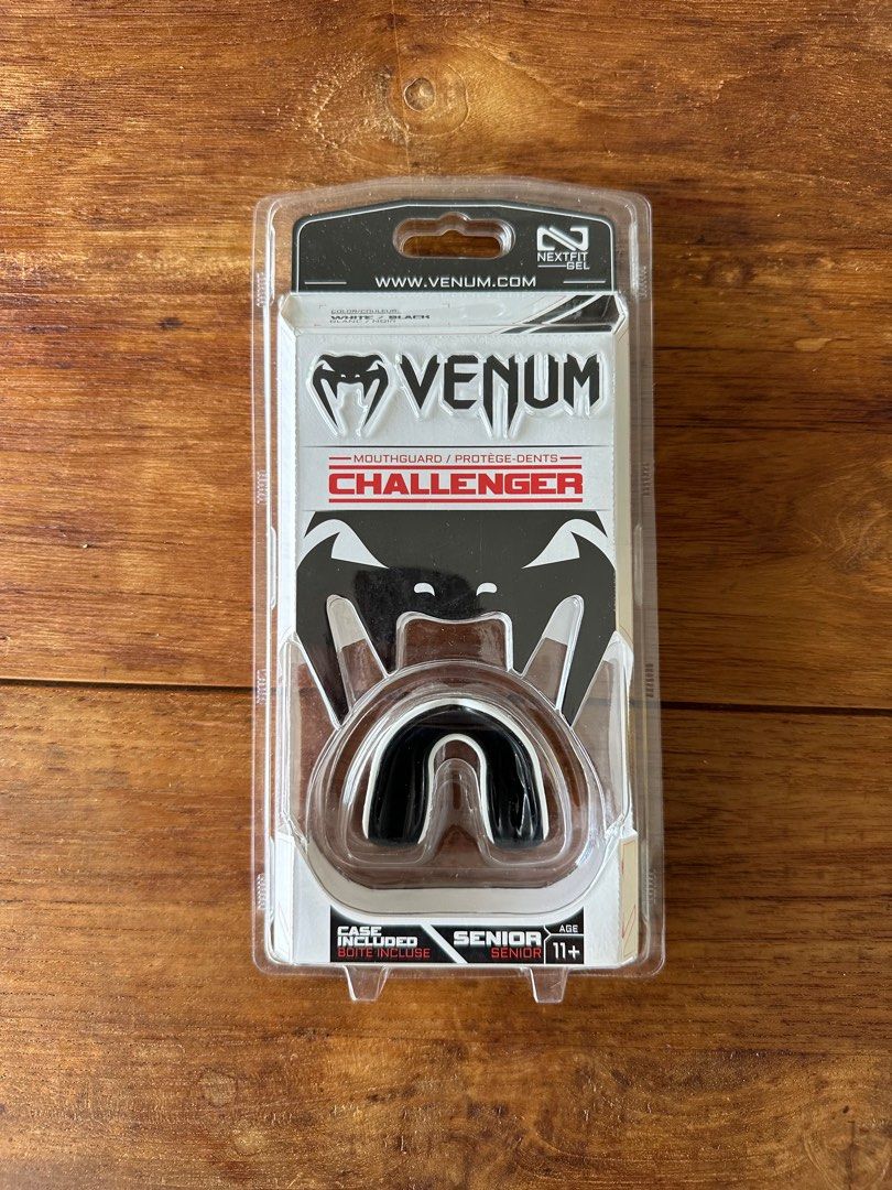 Venum Challenger Mouthguard - White/Black