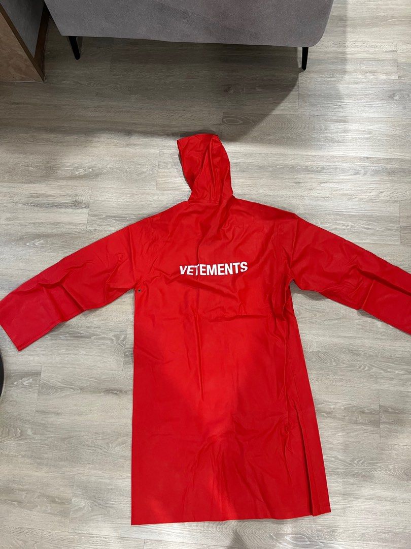 Vetements rain jacket discount