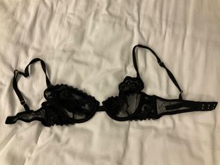 Bombshell Victoria Secret Push Up bra 32C 70C C70 C32, Women's Fashion, New  Undergarments & Loungewear on Carousell