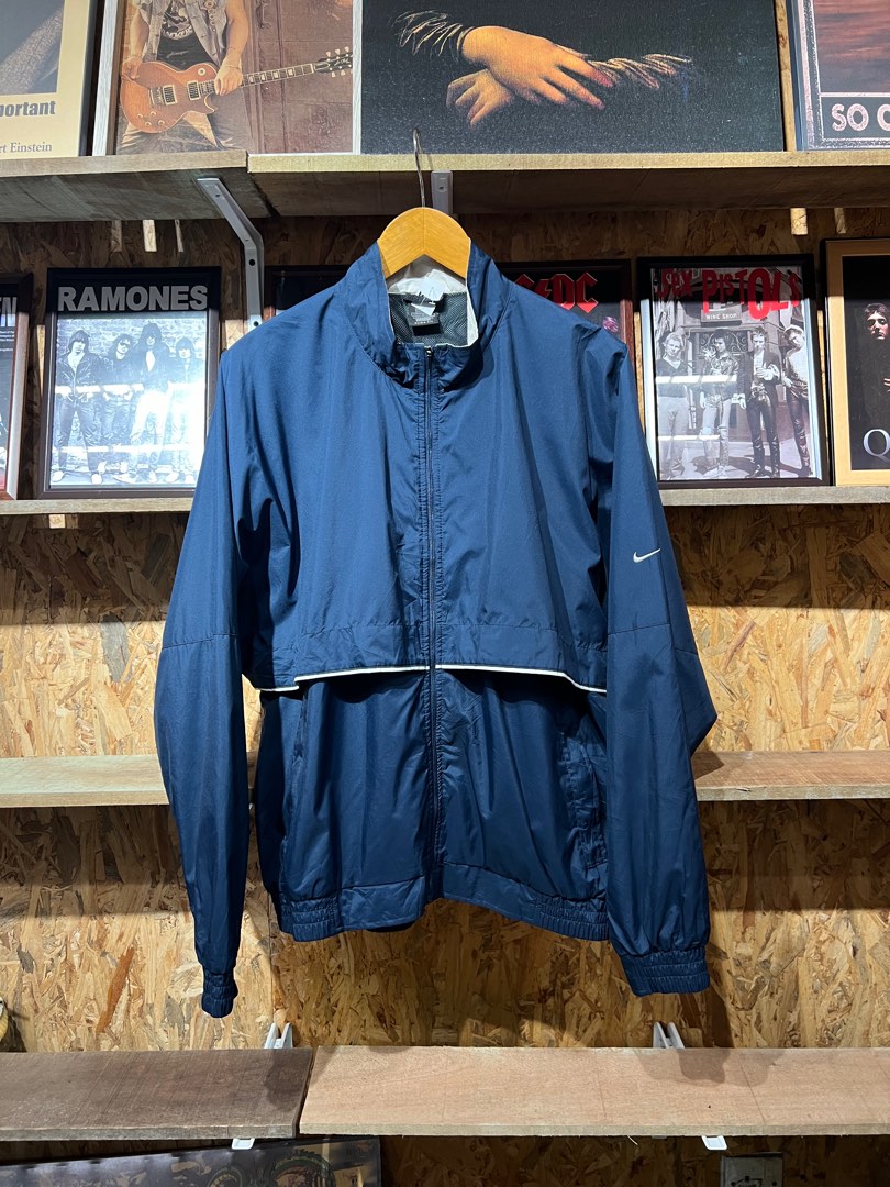 VINTAGE NIKE GOLF WINDBREAKER JACKET Men s Fashion Coats
