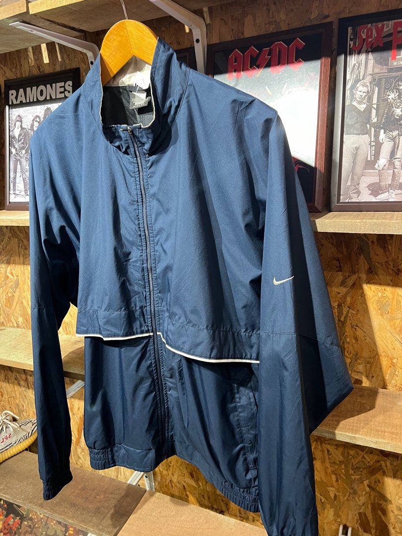VINTAGE NIKE GOLF WINDBREAKER JACKET Men s Fashion Coats