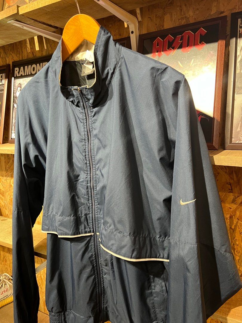 VINTAGE NIKE GOLF WINDBREAKER JACKET Men s Fashion Coats
