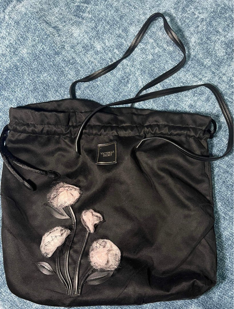 VS Shoulder Bag, Women's Fashion, Bags & Wallets, Shoulder Bags on