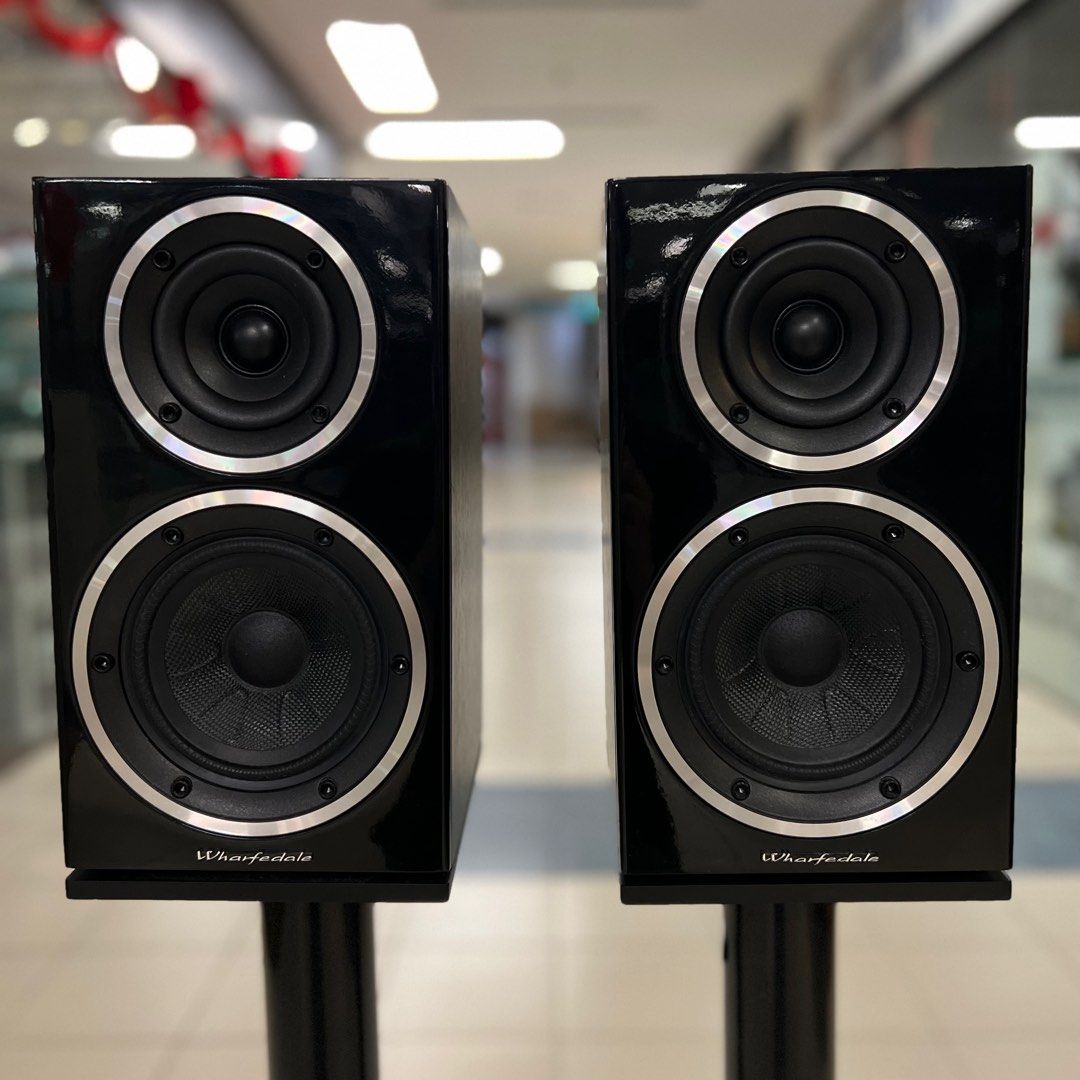 Whafedale Diamond 220 Speaker w Stands