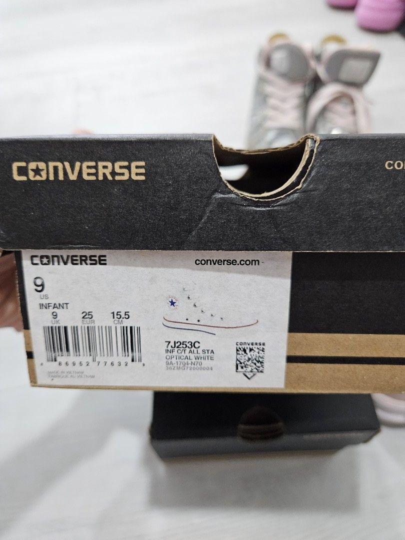 Girls converse new arrivals size 2