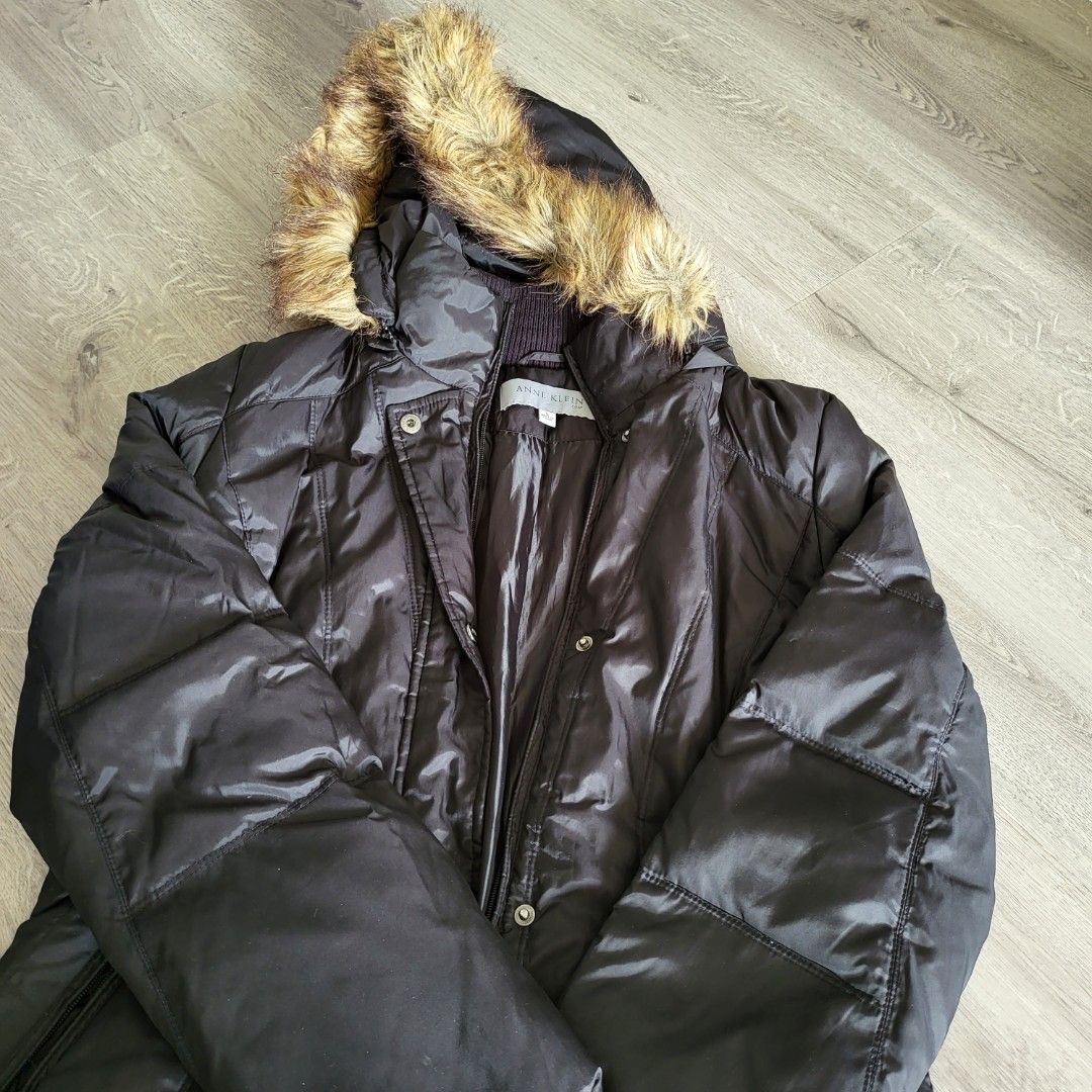 Winter Down Jacket (Category: Coats, Jackets and Outerwear) located in Singapore. Submitted by basedinbkk (Listing ID 1281174042, Image 1). Description: Bought the Anne Klein black one at $200+ from Colorado Denver. Selling at $50 each..