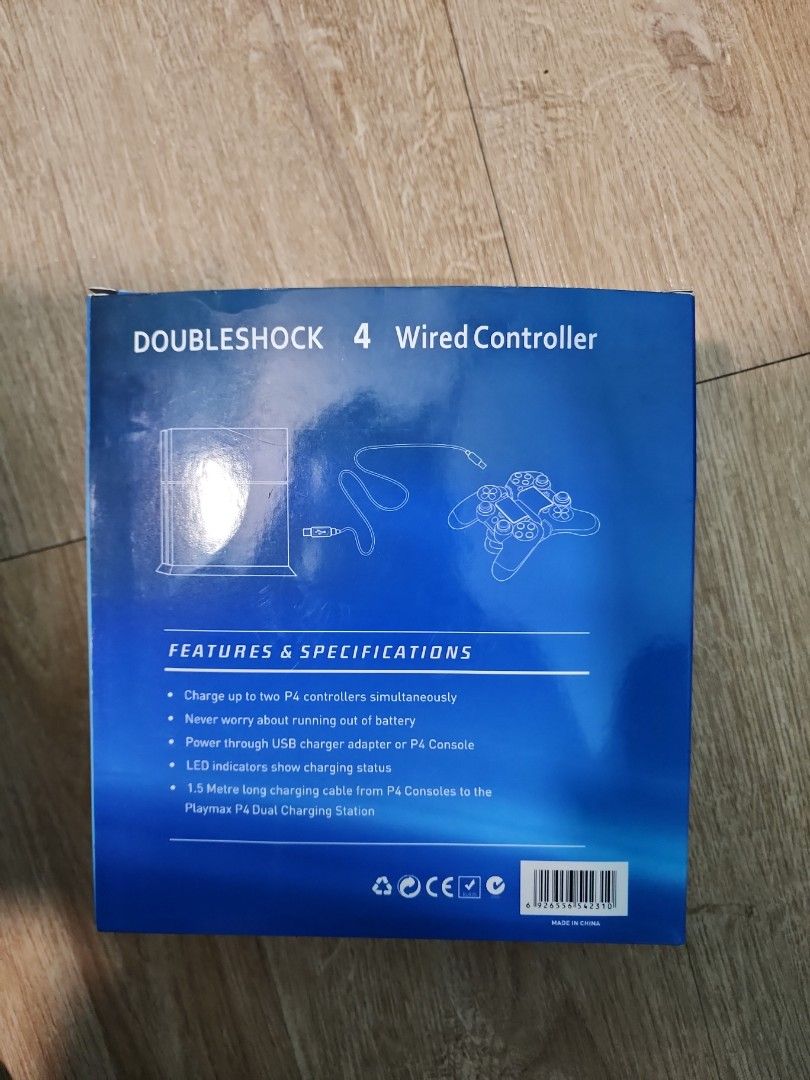 Wired controller (Category: Controllers) located in Klang. Submitted by daudsufi (Listing ID 1281132104, Image 2). Description: Copy ori ps4 controller Wired controller Biru-2 Merah-1 Hitam-1.
