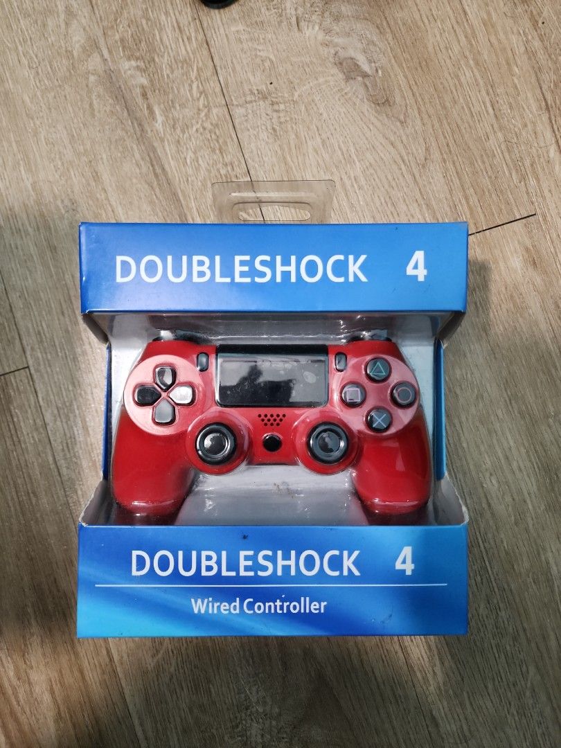 Wired controller (Category: Controllers) located in Klang. Submitted by daudsufi (Listing ID 1281132104, Image 1). Description: Copy ori ps4 controller Wired controller Biru-2 Merah-1 Hitam-1.