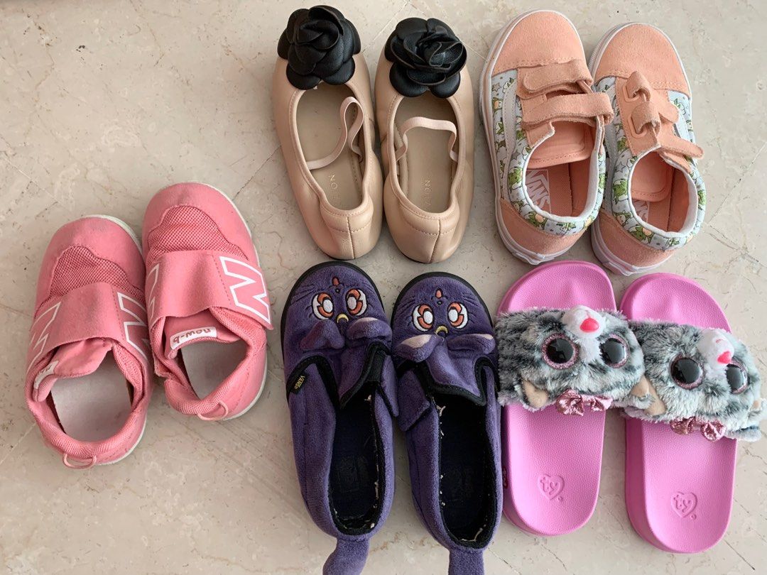 Girls shoes clearance under 2