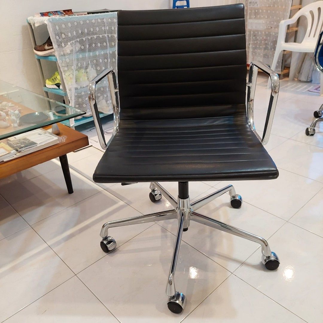 Used online vitra chairs