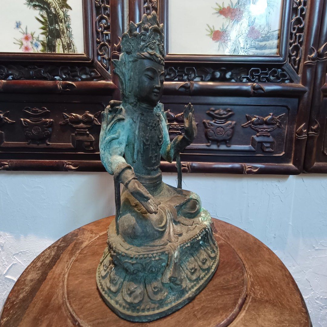 古董，明代佛像，藏友旧藏寄賣，青銅製古美術品，高3⃣️1⃣️cm，重4100克 古董，明代佛像，藏友旧藏寄賣，青銅製古美術品，高3⃣️1⃣️cm，重