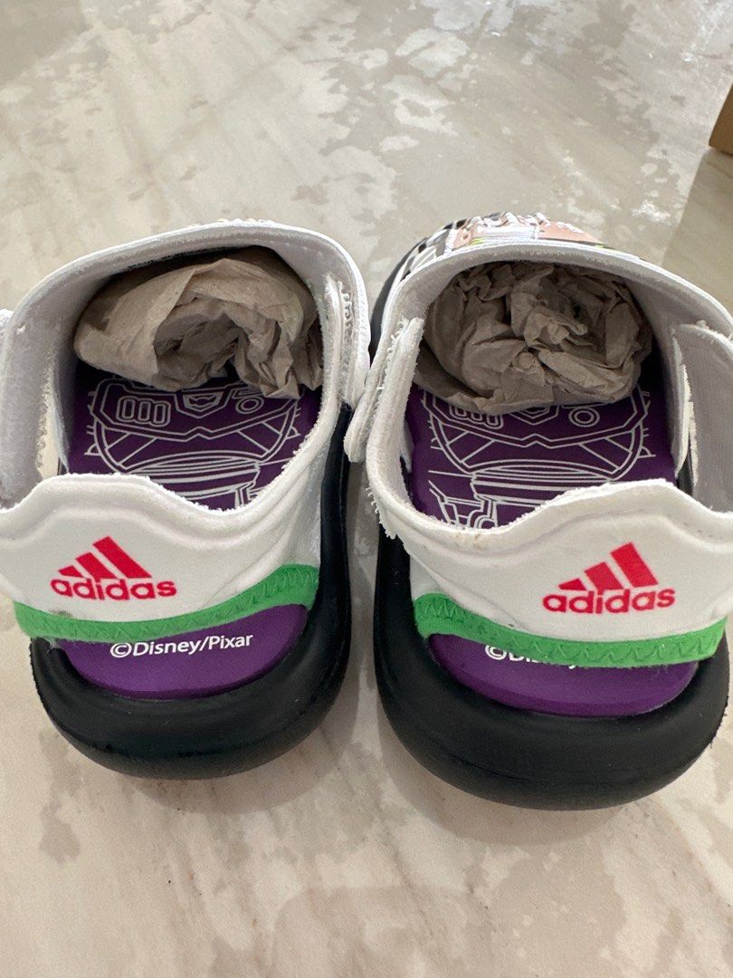Adidas shoes buzz online