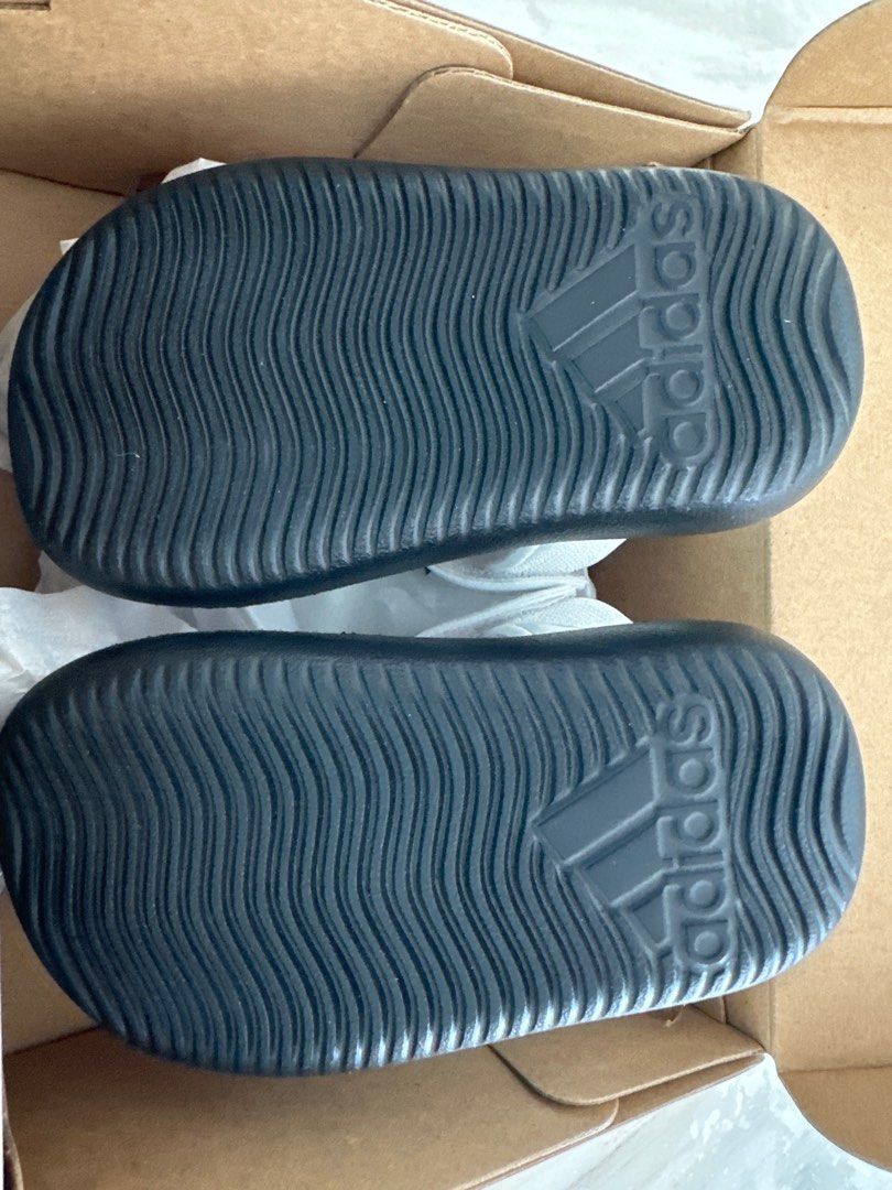 Buzz adidas adilette outlet