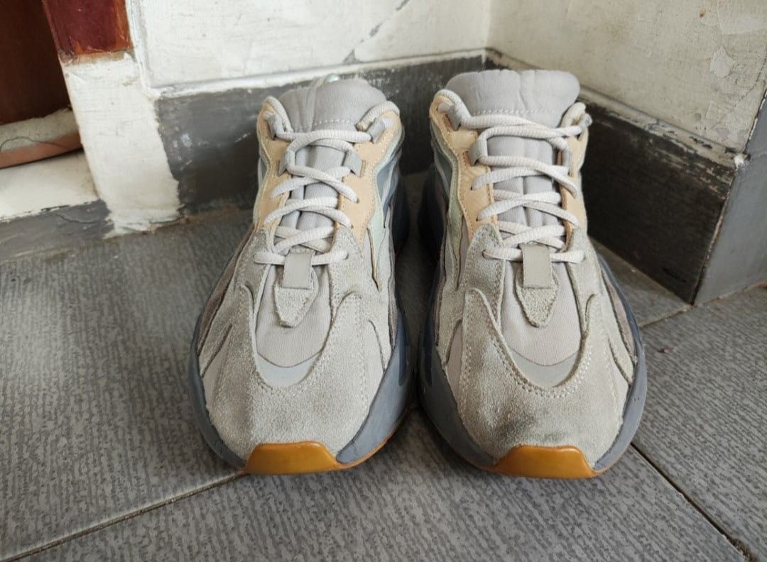 Yeezy 700 zara sale