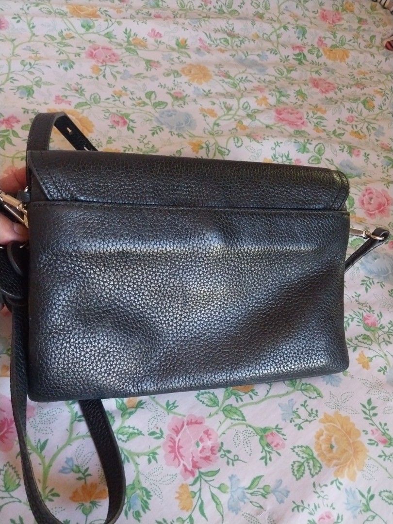 Anne klein original (Category: Cross-body Bags) located in Manila. Submitted by digs1968 (Listing ID 1281227786, Image 3). Description: lightly used leather crossbody bag..