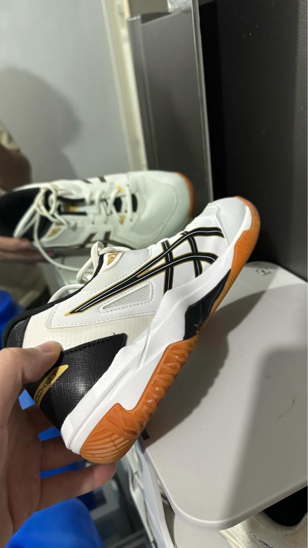 asics latest badminton shoes