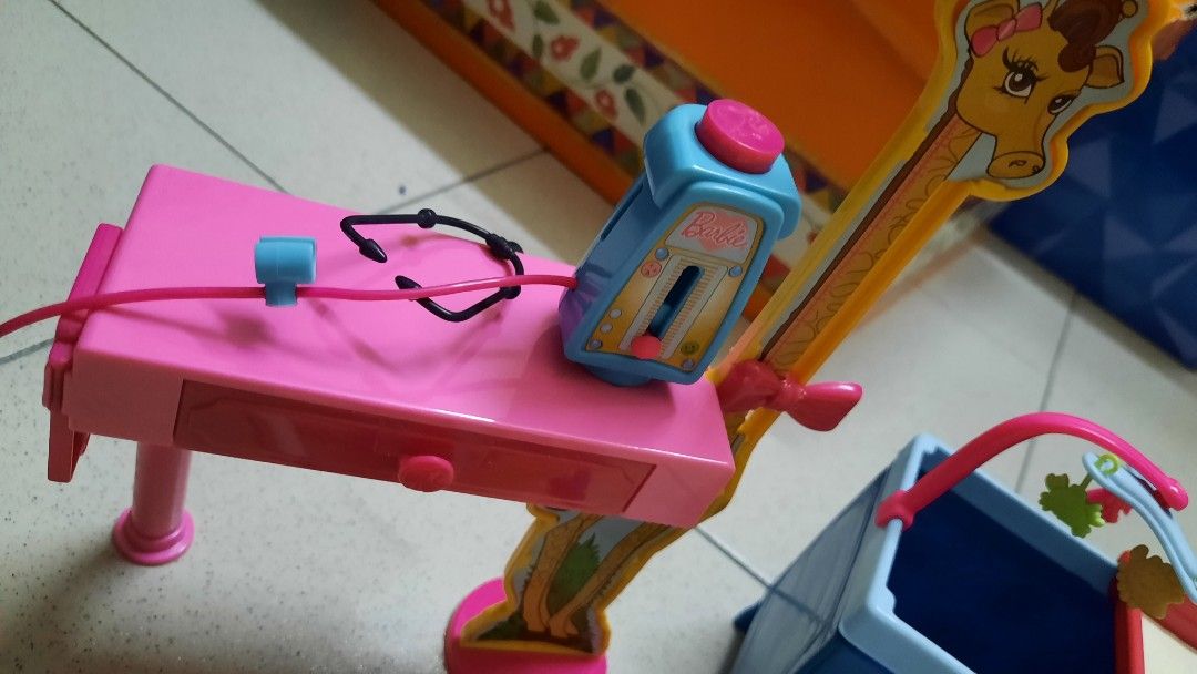 Barbie top nursery set