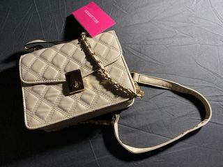 (Category: ) located in . Submitted by jtdecluttersshop (Listing ID 1281405084, Image 1). Description: .