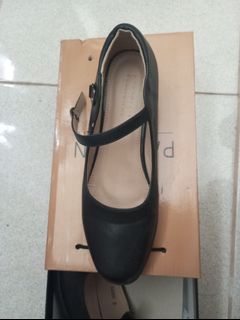 Black Shoes / School Shoes Parisian (SANDY Size 5)