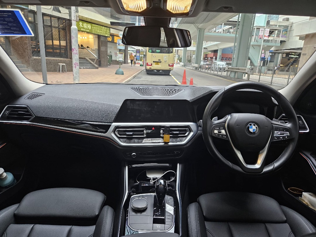 BMW 320i Sport (A)62863127561346114