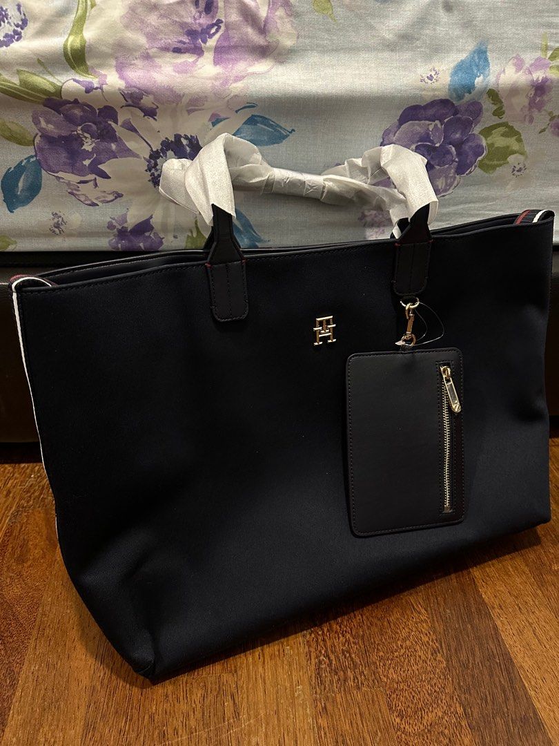 Tommy hilfiger 3 store in 1 tote bag