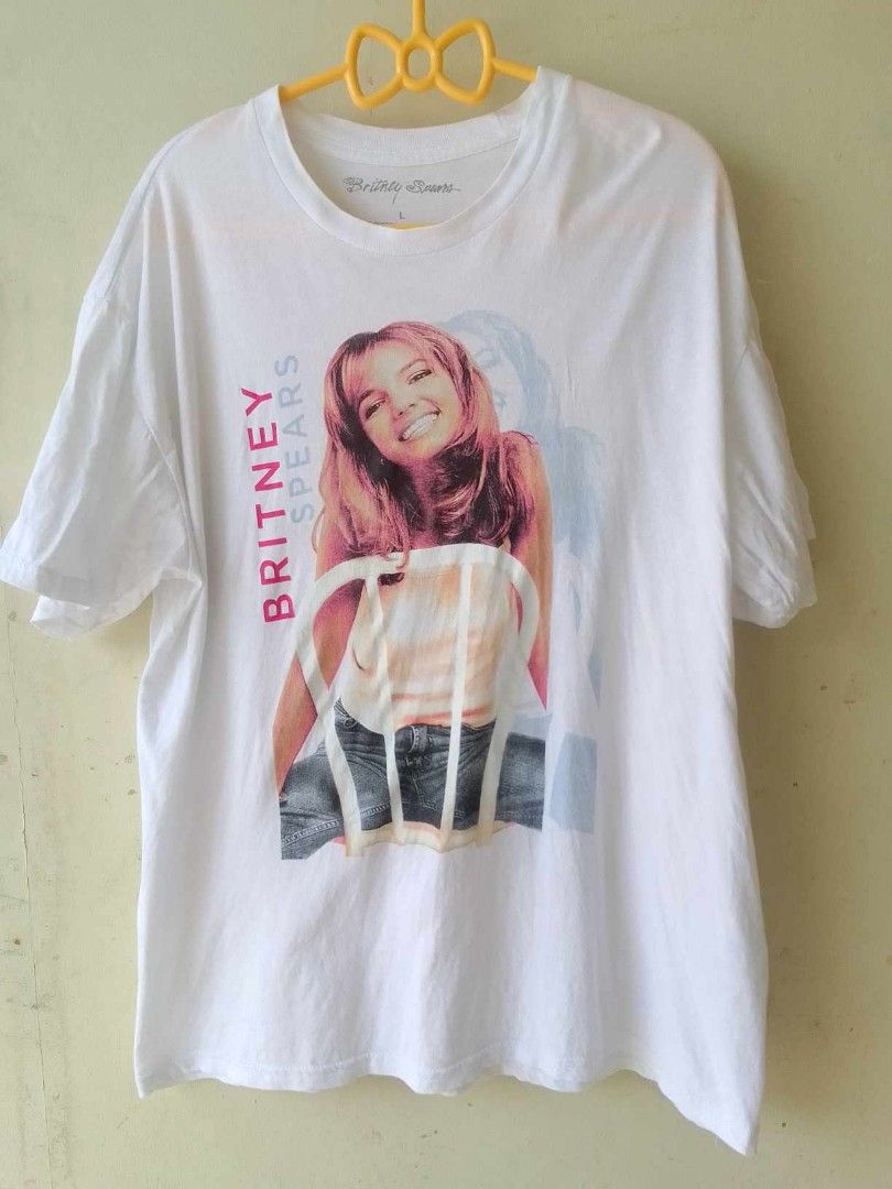 Britney Spears Shirt (Category: Tshirts & Polo Shirts ) located in Dumanjug. Submitted by cebuanaavtg (Listing ID 1281357623, Image 1). Description: Size Large 22.5" x 28.5" official Issue: small hole.