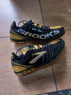 spike shoes brooks View all spike shoes brooks ads in Carousell