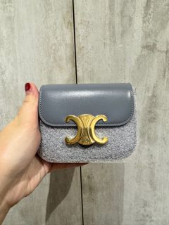 (Category: ) located in . Submitted by blingandbags (Listing ID 1281379262, Image 1). Description: .