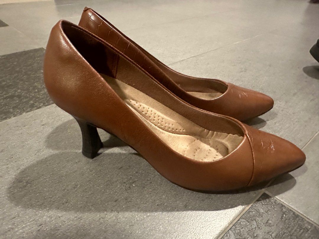 Clarks office shoes 2025 for womens