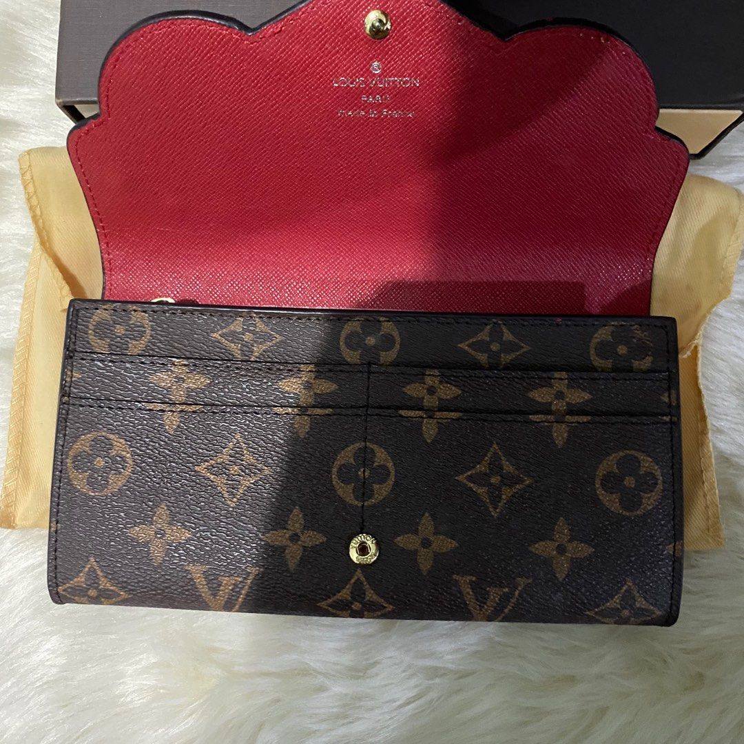 (Class A) LV Wallet (Category: Wallets & Card holders) located in Imus. Submitted by lovedbyclaire (Listing ID 1281351934, Image 2). Description: preloved so managed your expectations ✶ DO NOT CLAIM IF SENSITIVE PLS!! ✶ NO COD AND SCO ✶ mop: gcash/maya/bank ✷ expect late replies ! i am a college student ✷ price is negotiable (for sure buyer) ✷ won't entertain messages to ask about condition.