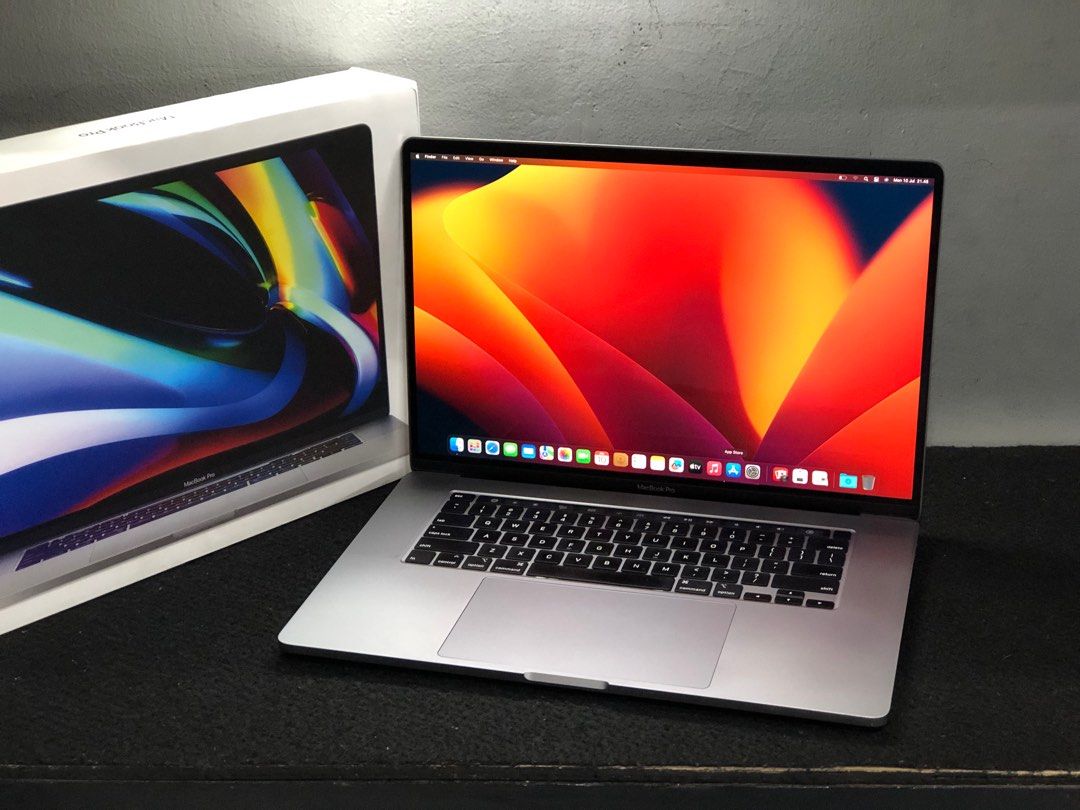 CTO MacBook Pro 16 inch 2019 Core i9~2.3 Ghz 8-Core RAM 32 GB SSD
