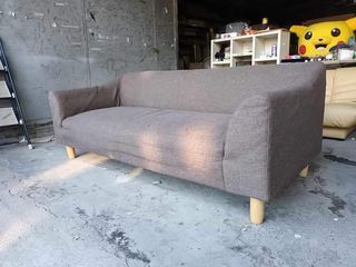 Daybed sofa - fully washable
Price : 8900

72L x 33W x 16H seat height inches
Sandalan height 28 inches
In good condition
Code LJ 1258