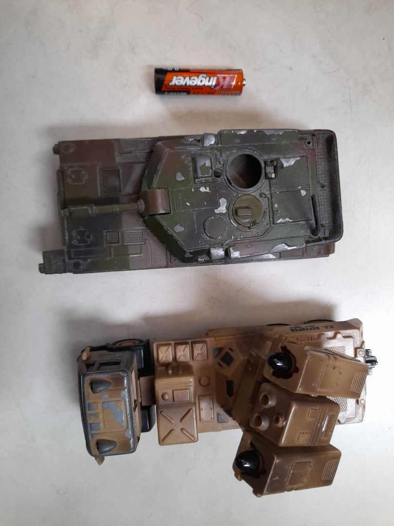 Diecast tank and missile truck (Category: Vehicle & Diecast Models) located in Makati City. Submitted by flash20 (Listing ID 1281301639, Image 2). Description: Sold as set diecast Tank and missile truck with projectile What U see what U get Pick up thru grab and lalamove.