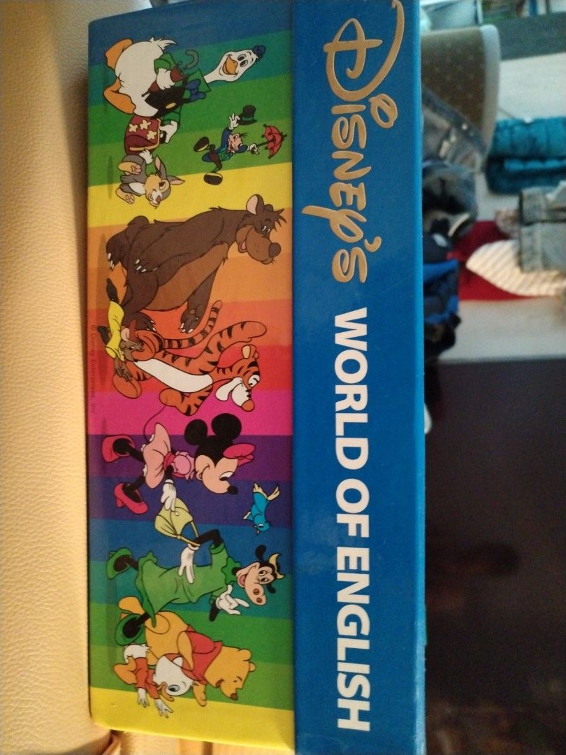 Disney's world of english, 興趣及遊戲, 書本& 文具, 小說及非