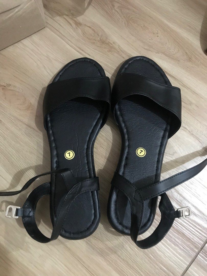 duty sandals Women s Fashion Footwear Flats Sandals on Carousell