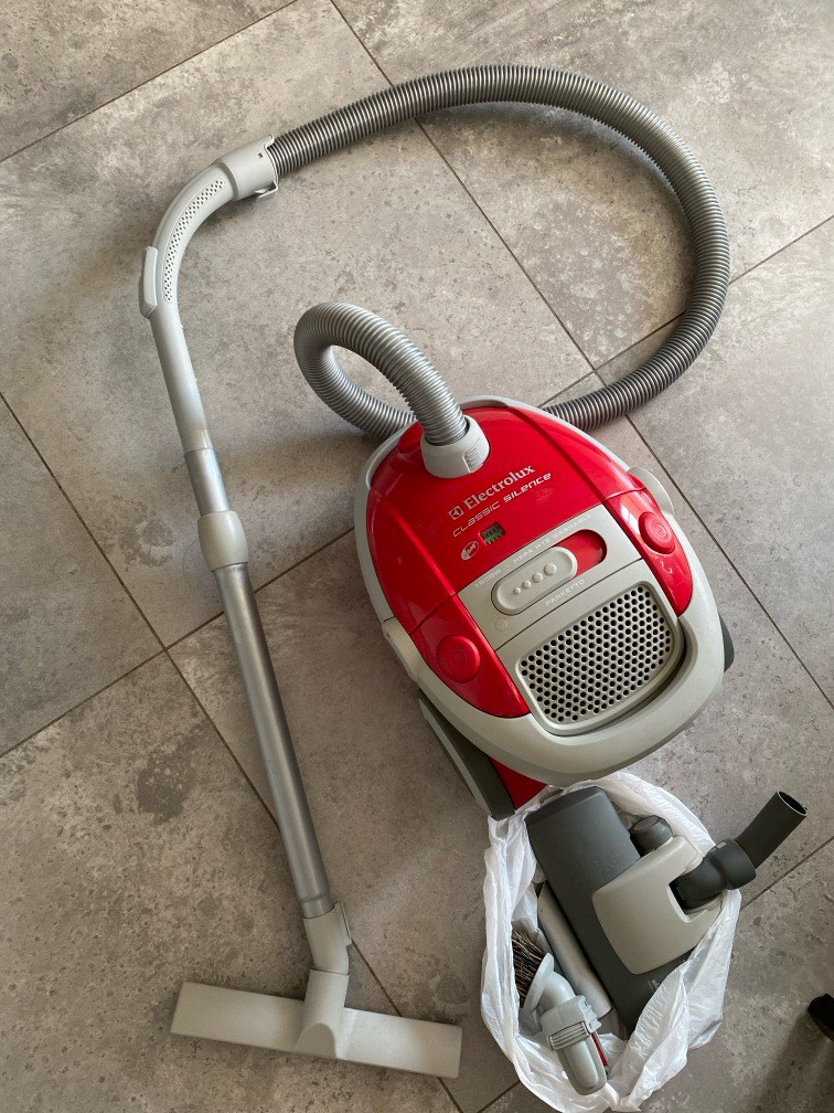 Electrolux Classic Silence Parketto 1800W Vacuum Cleaner (No Box), TV