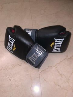 Everlast Elite Muay Thai Gloves Size 10 oz in Black
