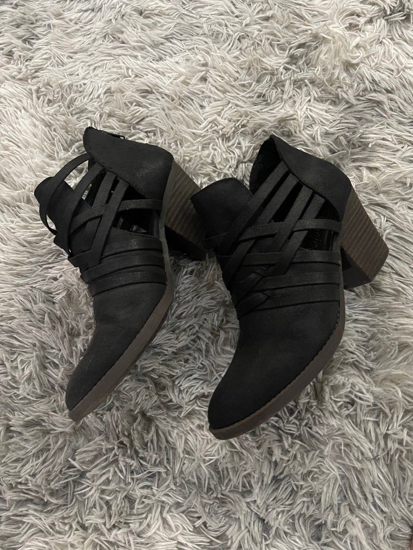 Fergie outlet ankle boots