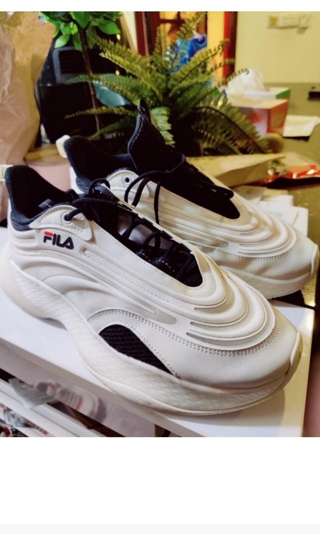White mens filas online