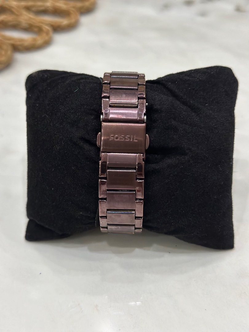 Fossil watch (Category: Women's Watches) located in Quezon City. Submitted by rospormida (Listing ID 1281340258, Image 2). Description: No extra links Wrist size : 15cm Battery careof buyer.