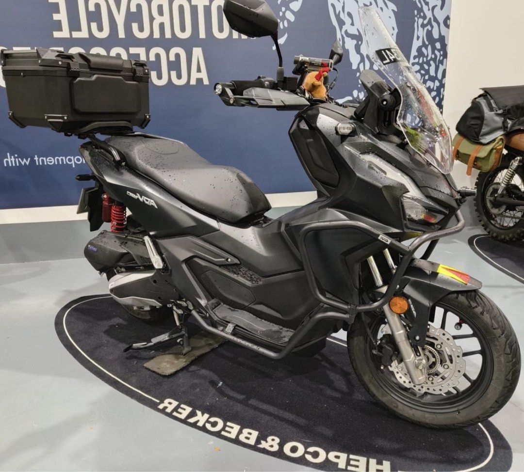 Givi Honda ADV 160 crash guard, Motorcycles, Motorcycle Accessories on