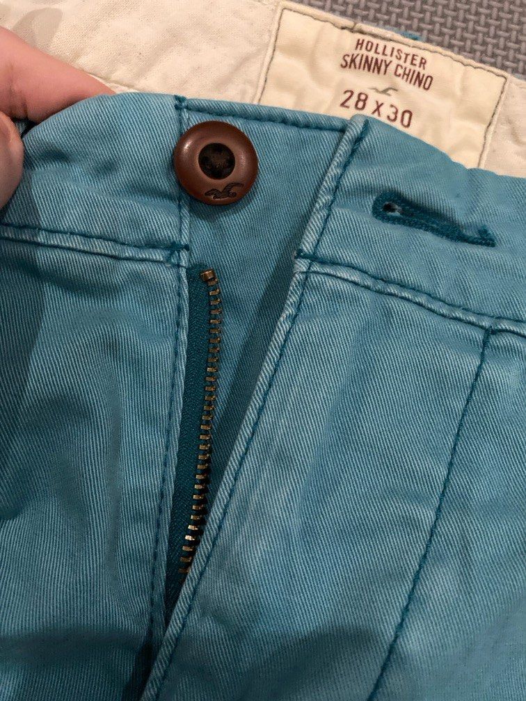 Hollister deals mens chinos