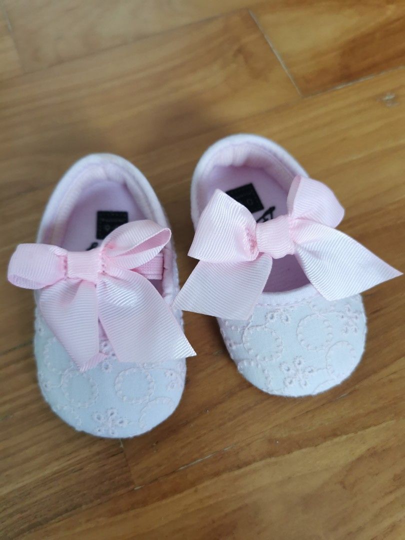 Newborn cheap baby shoes