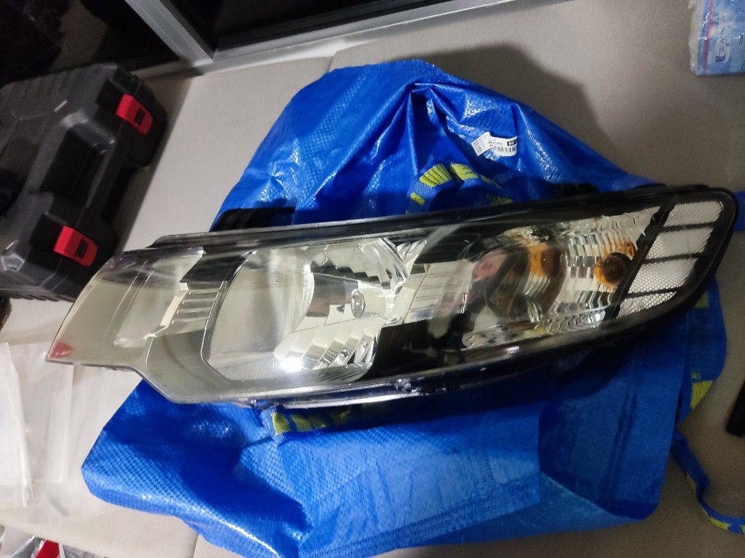 Kia Forte headlight OEM left side passenger side, Car Accessories