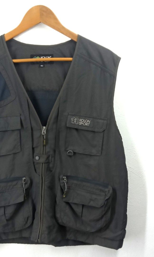 GT Hawkins Fishing Vest, Men's Fashion, Coats, Jackets and Outerwear on  Carousell